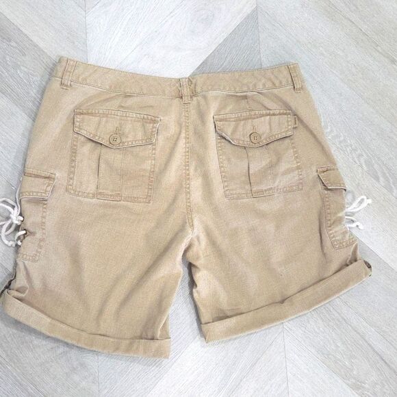 Tommy Jeans Womans  Linen Blend Cargo Tan Shorts, Size 13 - Picture 4 of 5